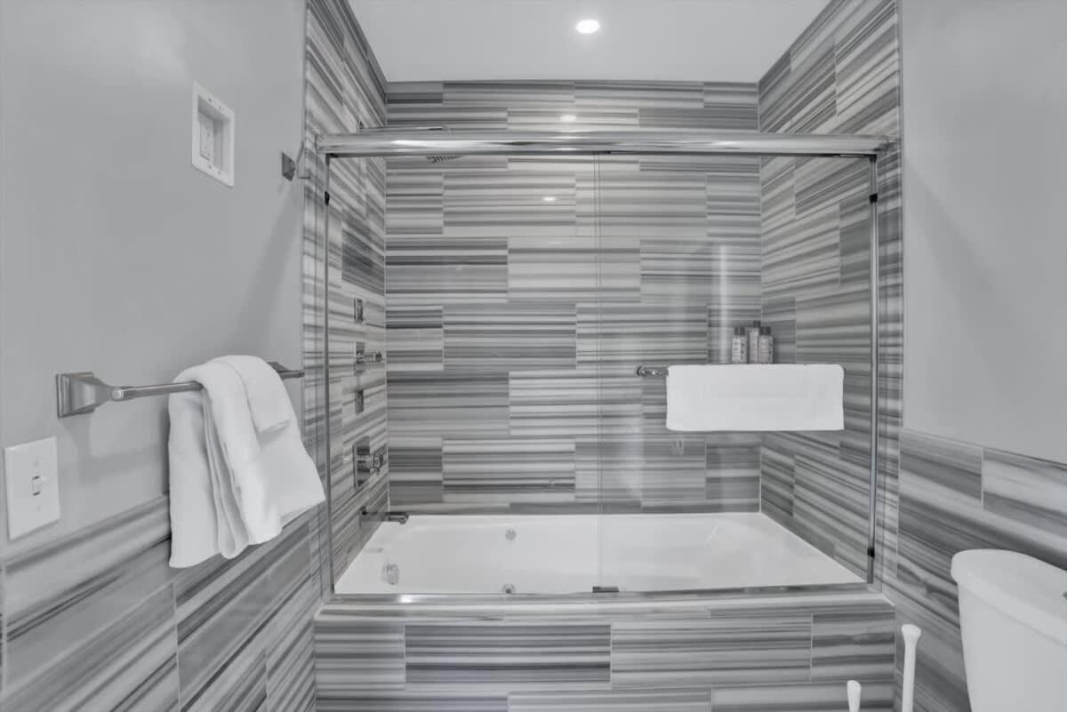 Cozysuites Spacious 2Br, Ppg Paints Arena, Pitts Pittsburgh Exterior photo